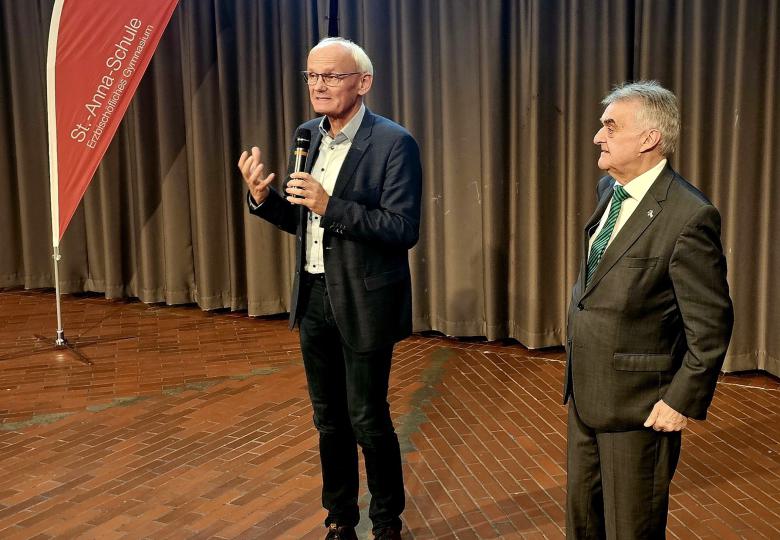 Reul2.jpg